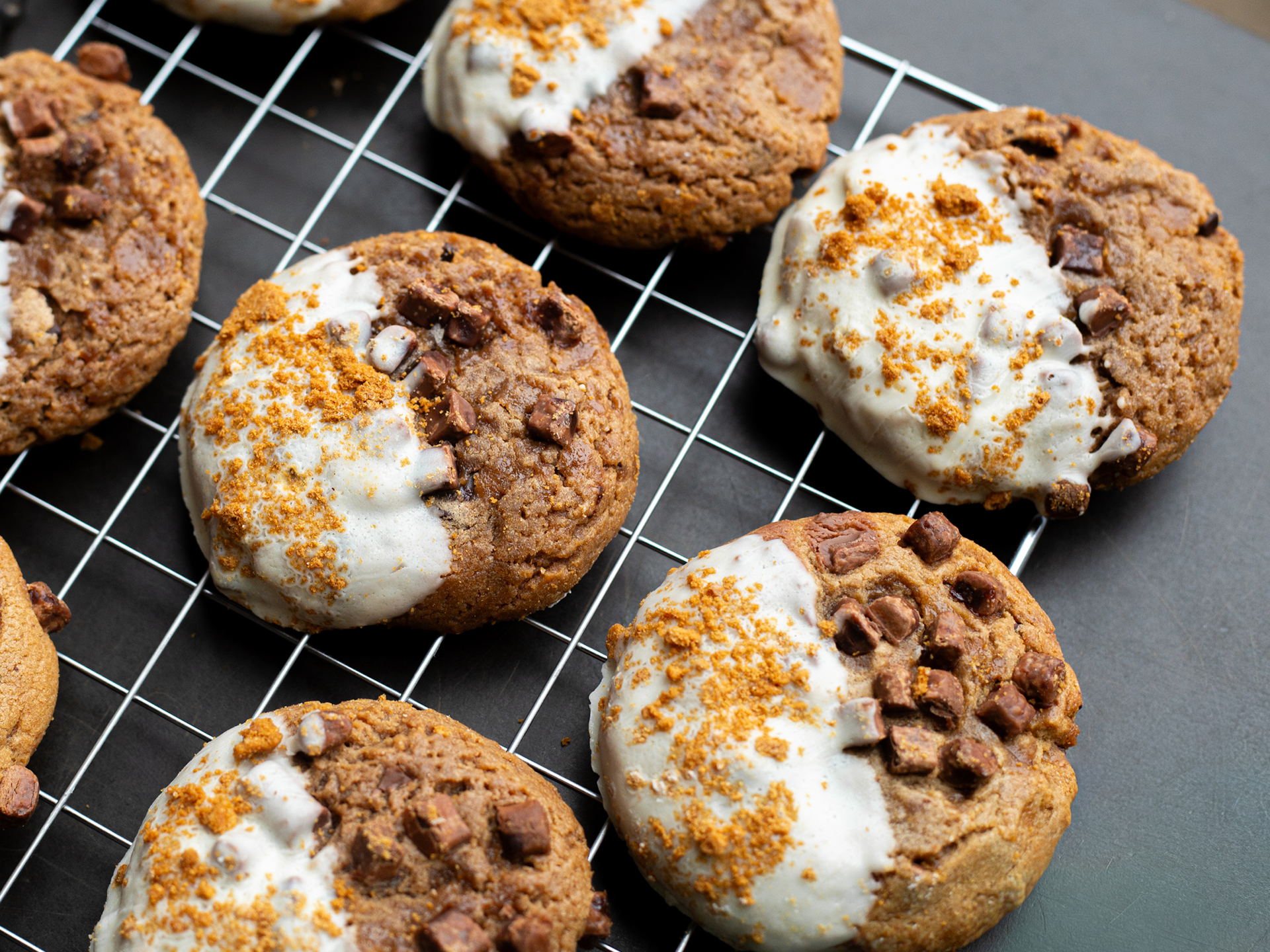 Chocolate Chip Crumble Cookie