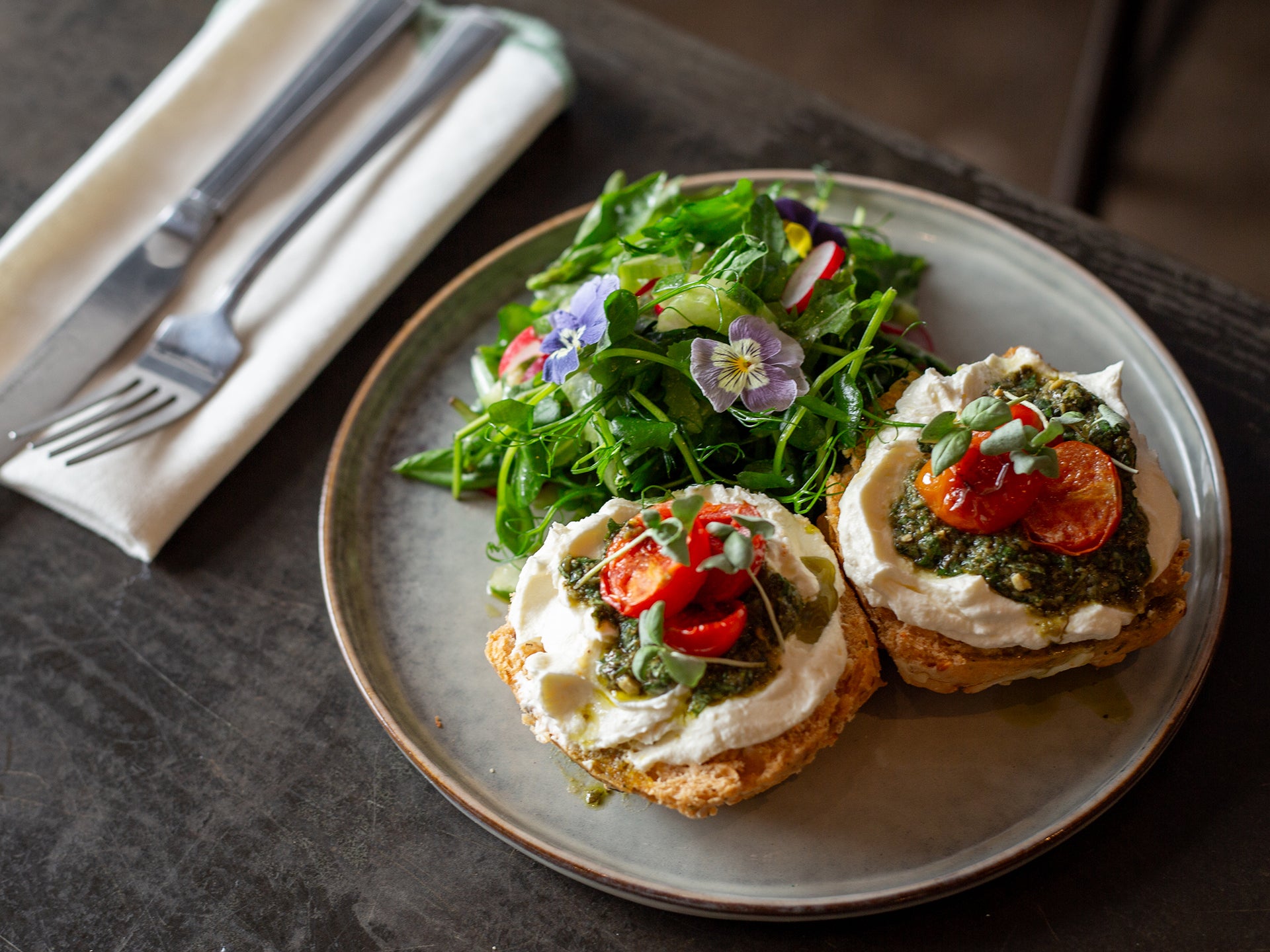 Use wholesale scones from Cakesmiths to create quick and easy lunch dishes for your cafe