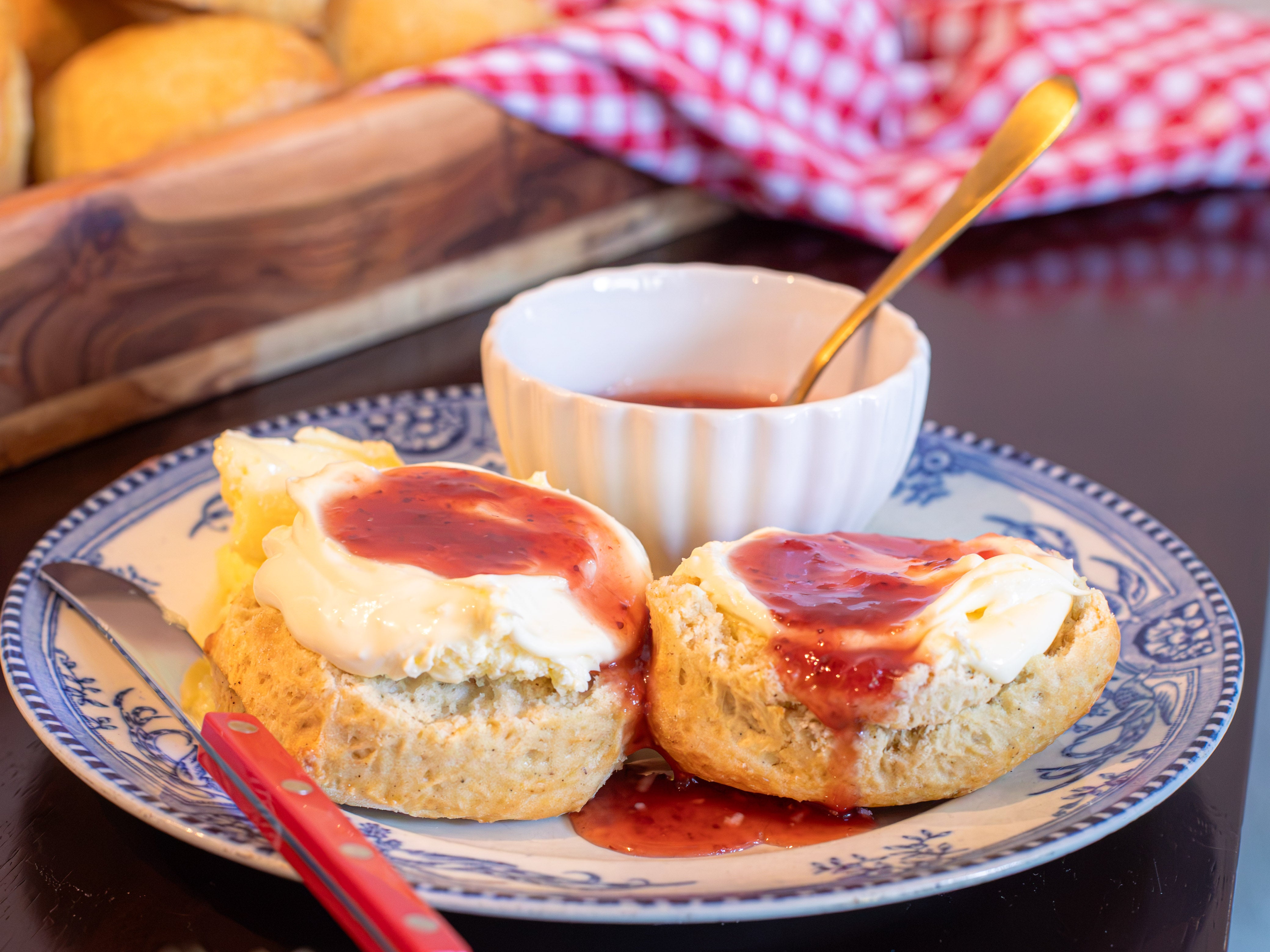 Vanilla Buttermilk Scones
