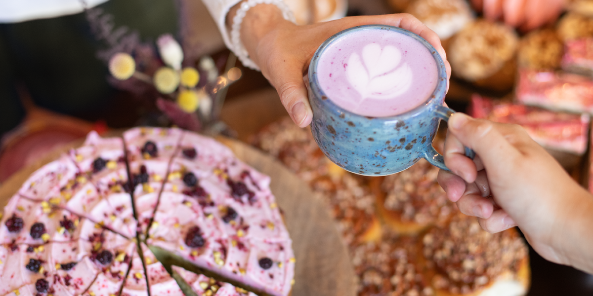 Cosy Combos: 6 Autumn Cake and Drink Pairings for Coffee Shops and Cafés