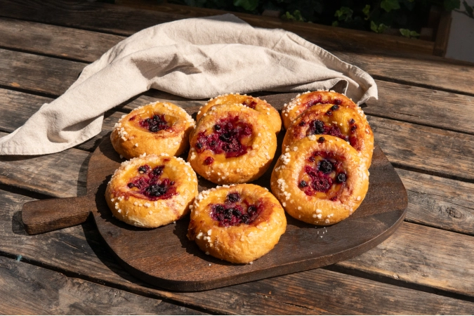 Berry & Vanilla Buns 
