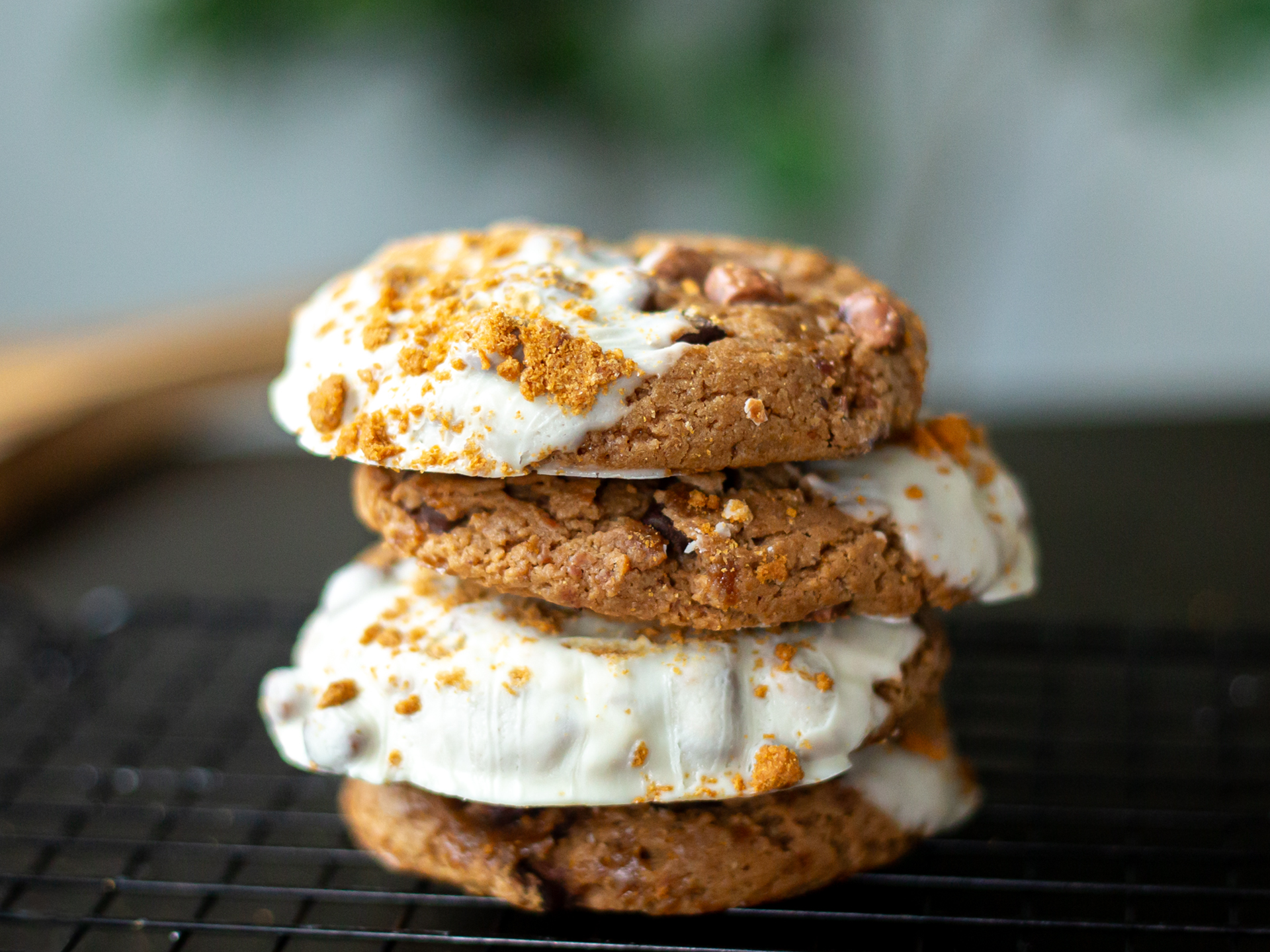 Chocolate Chip Crumble Cookie