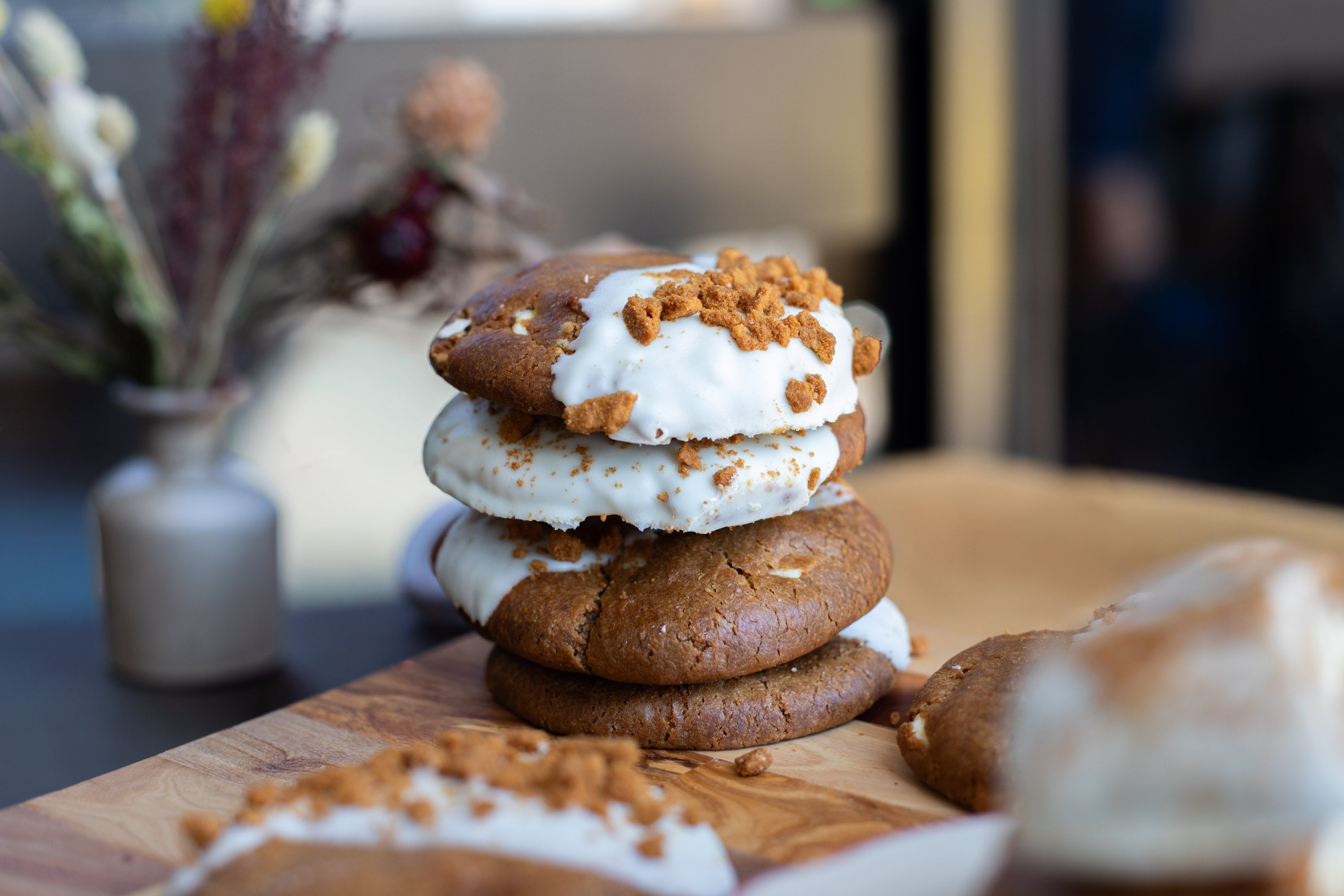 Gingerbread & White Chocolate Cookie