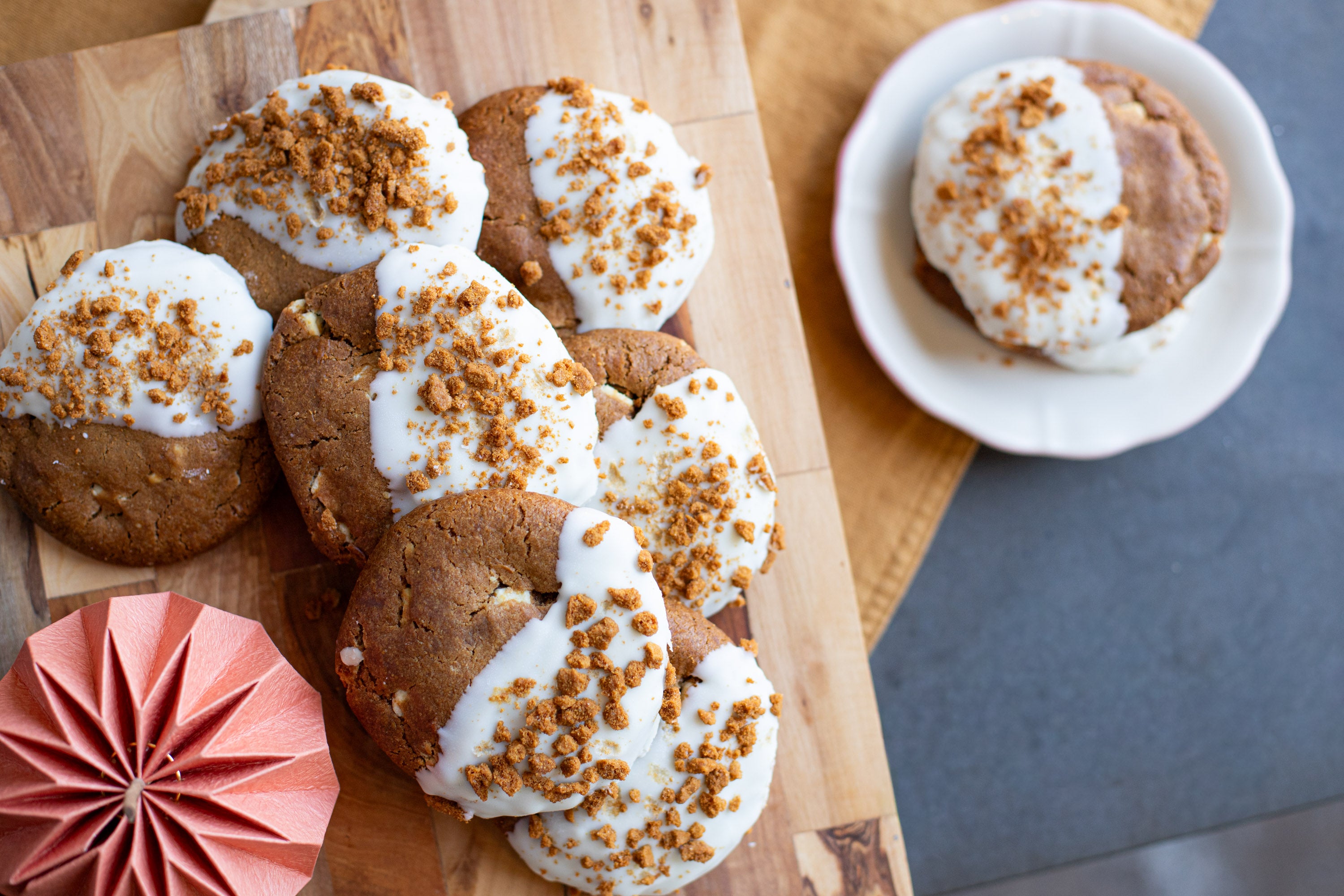 Gingerbread & White Chocolate Cookie