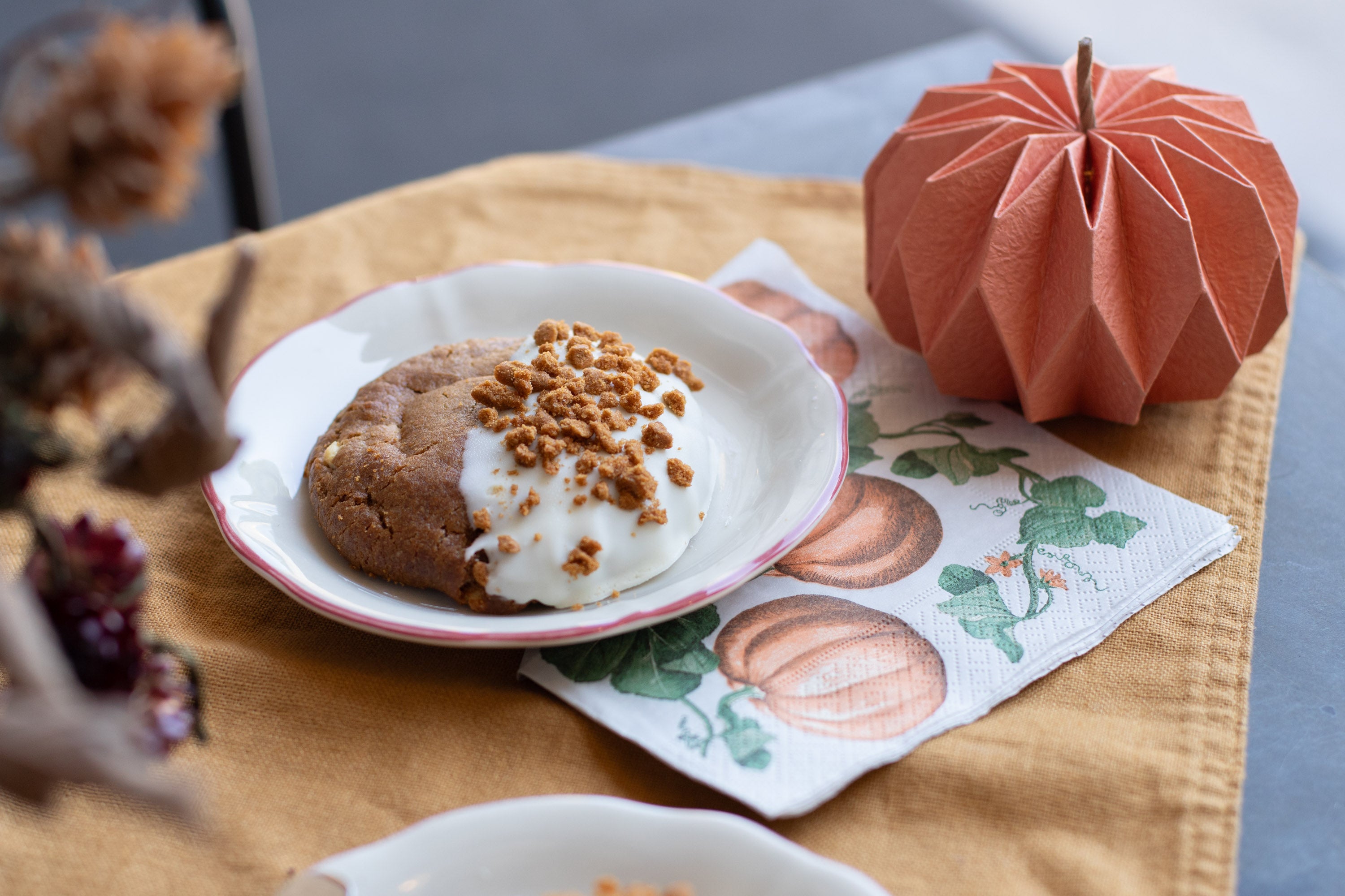 Gingerbread & White Chocolate Cookie
