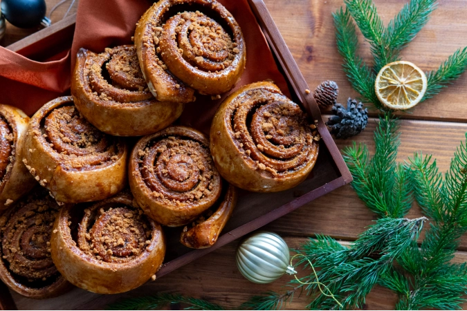 Sticky Gingerbread Buns