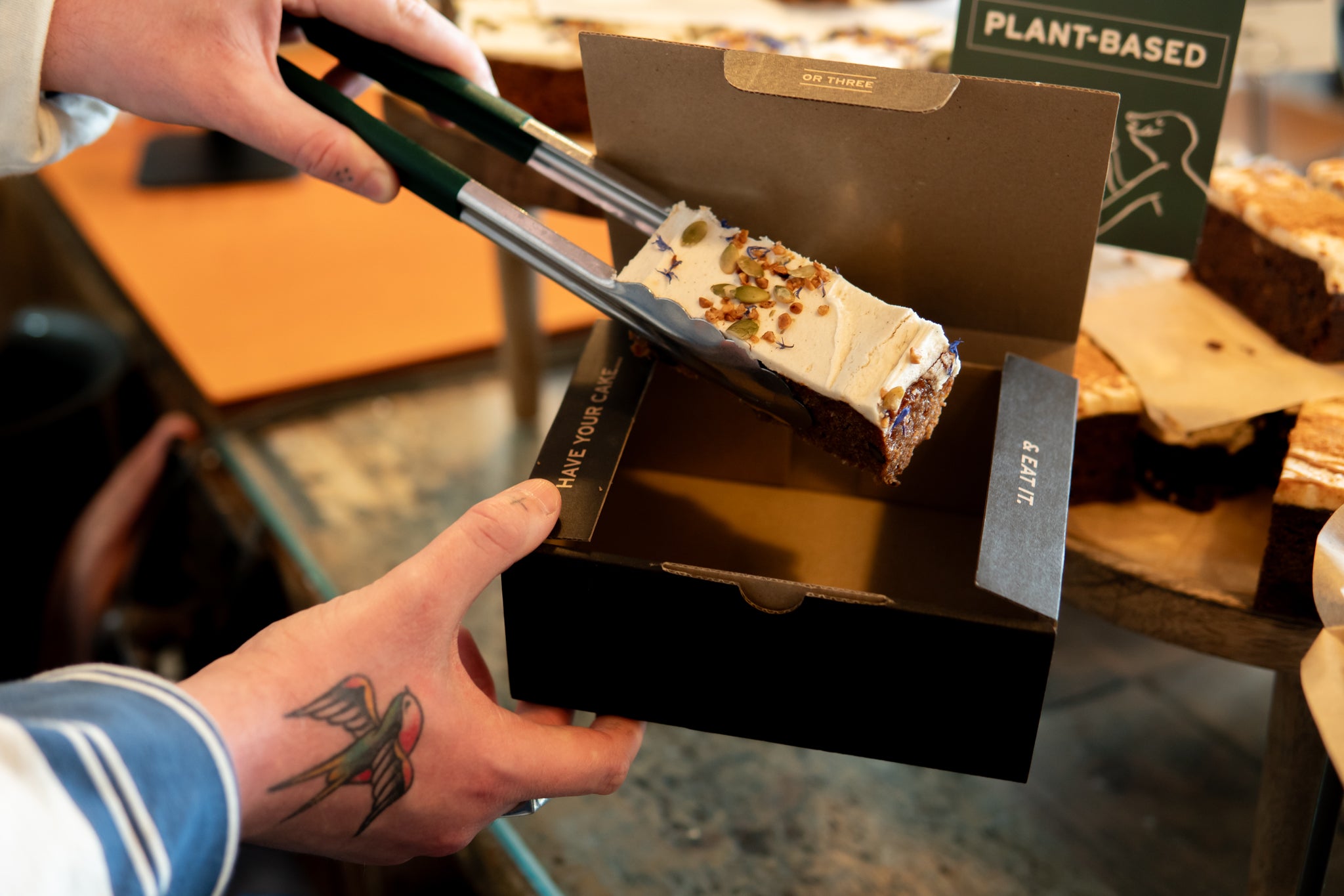 Our three slice cake boxes are a great option for takeaways